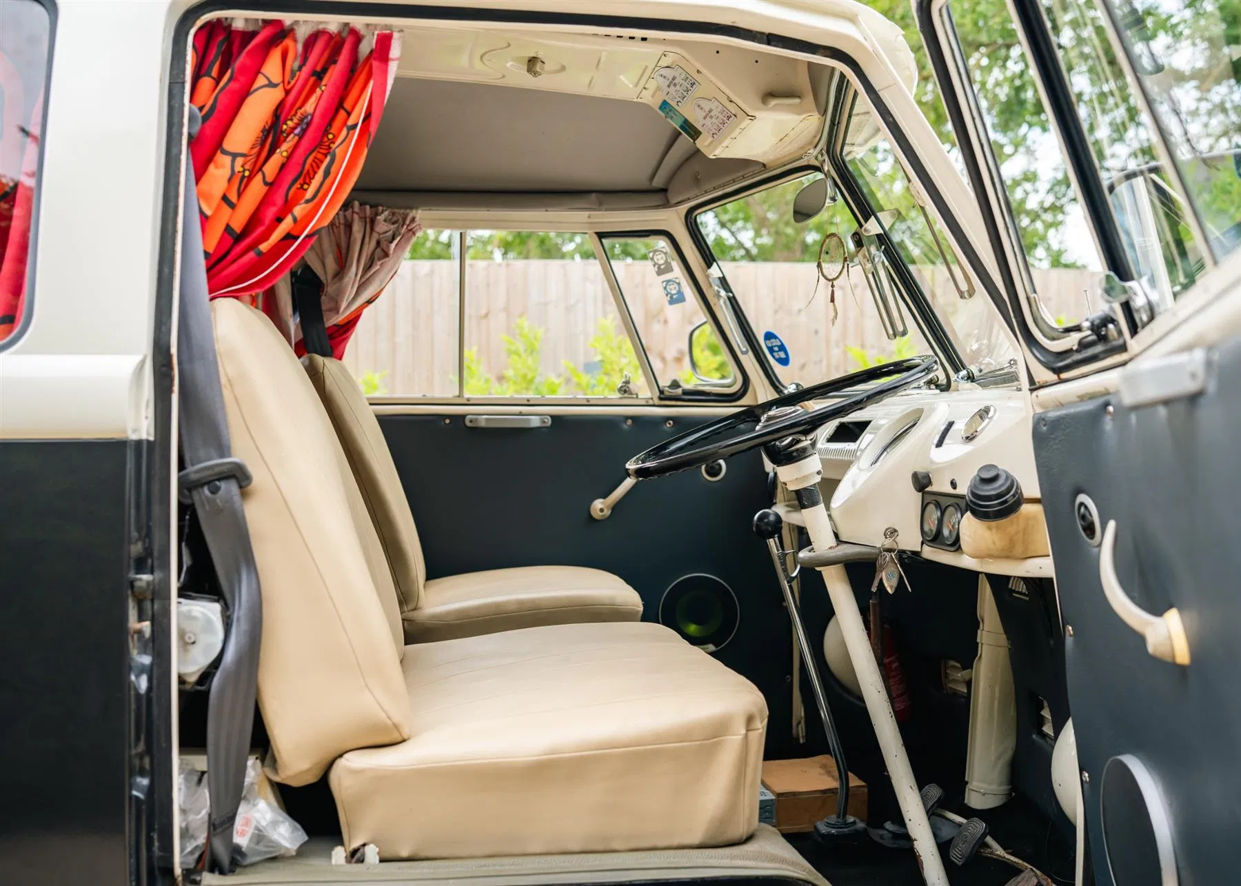 volkswagen-camper-split-screen-1300604667-28